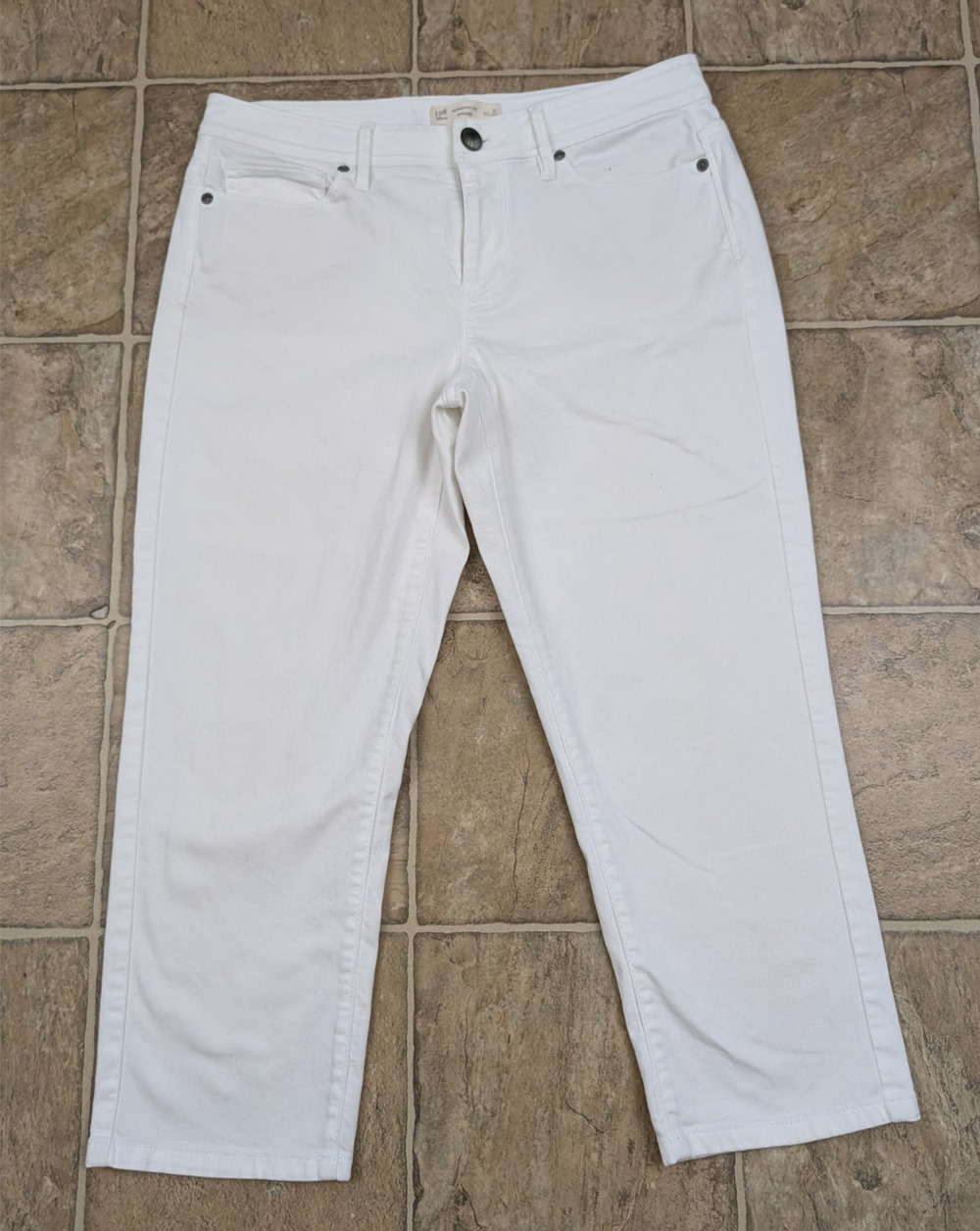 J.Jill sz 8 authentic fit Cropped Jeans stretchy denim white in color 1125